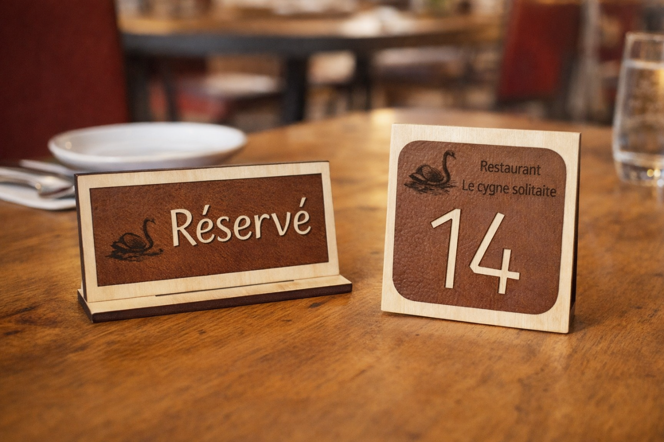 RESTAURANTS & CAFES